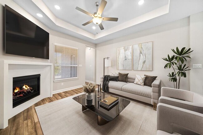 Building Photo - 15527 Maple