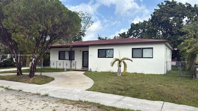 Building Photo - 1521 NW 134th St