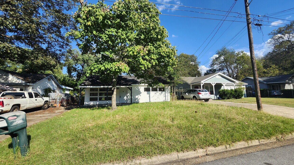 Foto principal - 4014 Chelsea Dr