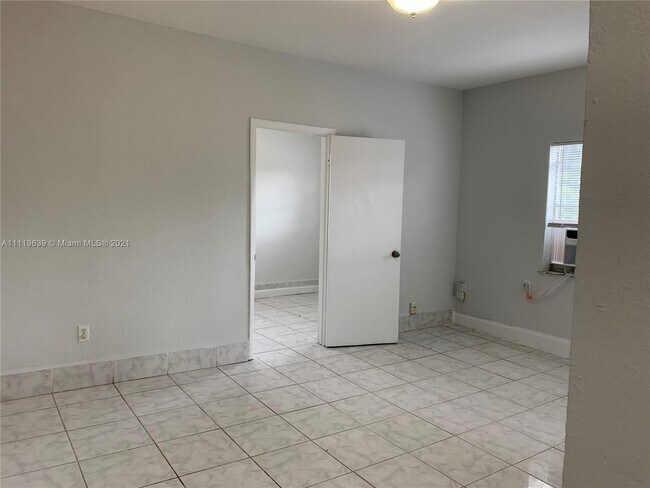 Foto del edificio - 852 SW 13th Ave