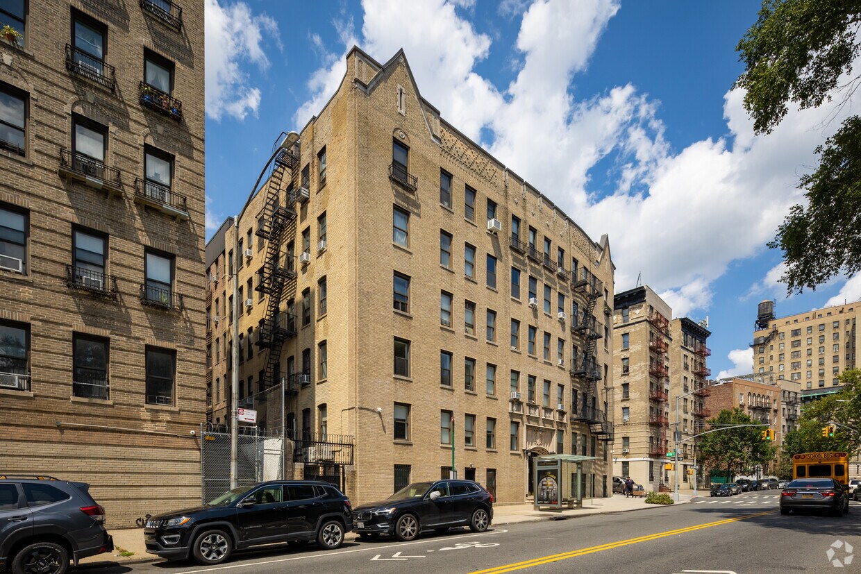 Building Photo - The Roger Morris
