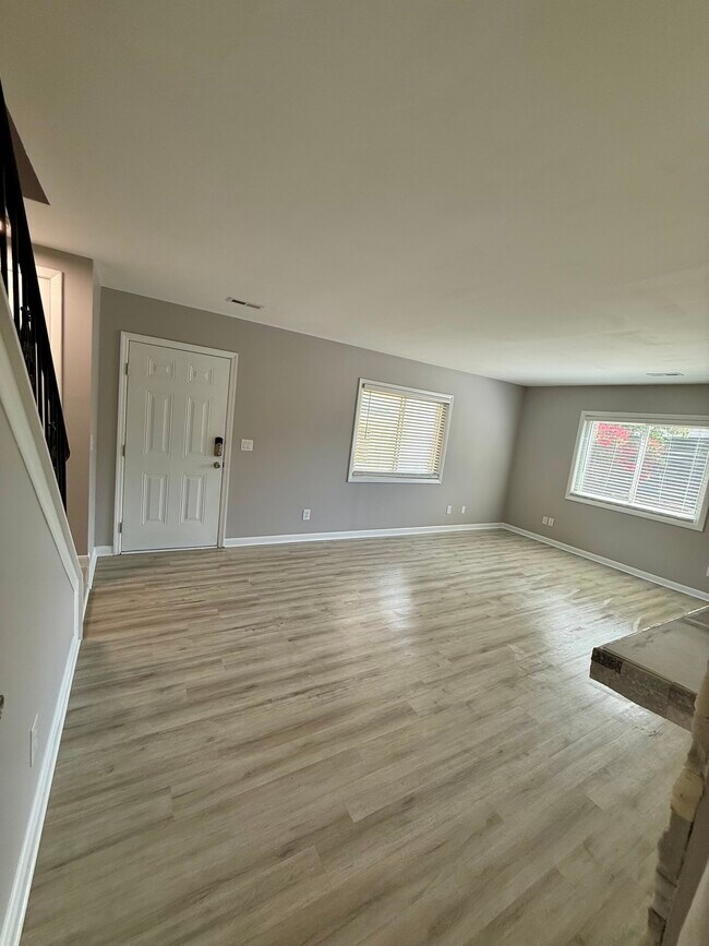 Foto del edificio - 1471 Turkey Ridge Rd
