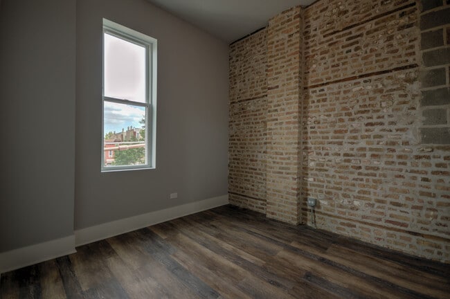 Building Photo - 2215 S Wood St
