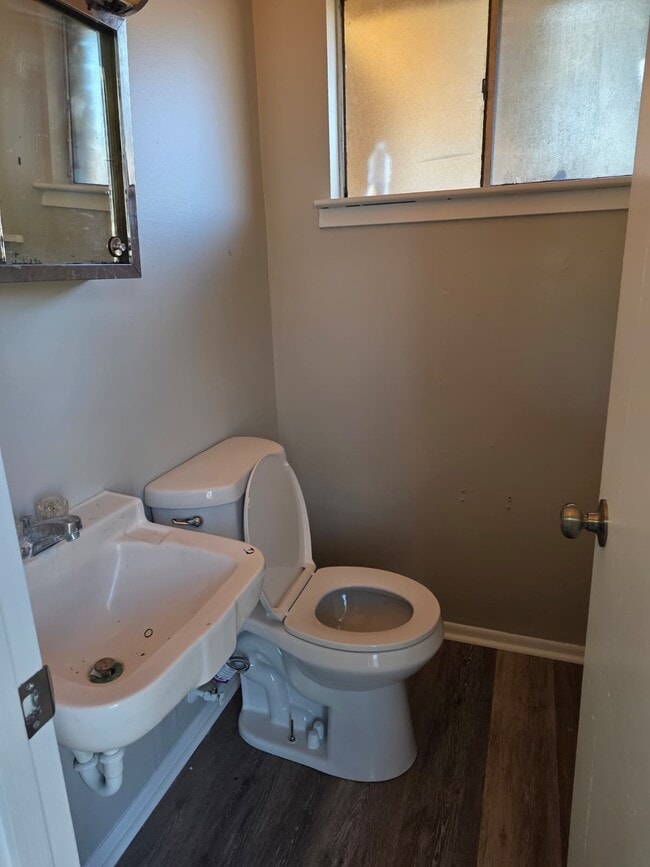 Foto del edificio - 13101 Dedeaux Rd