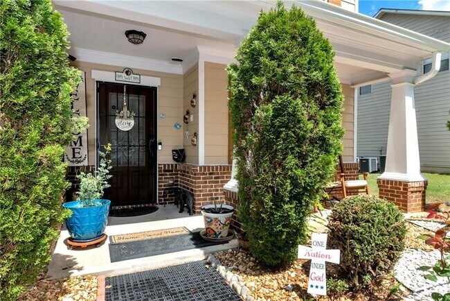 Foto del edificio - 493 Pebble Chase Ln