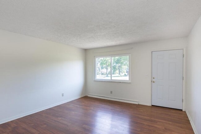Building Photo - 2640 S Arlington Rd