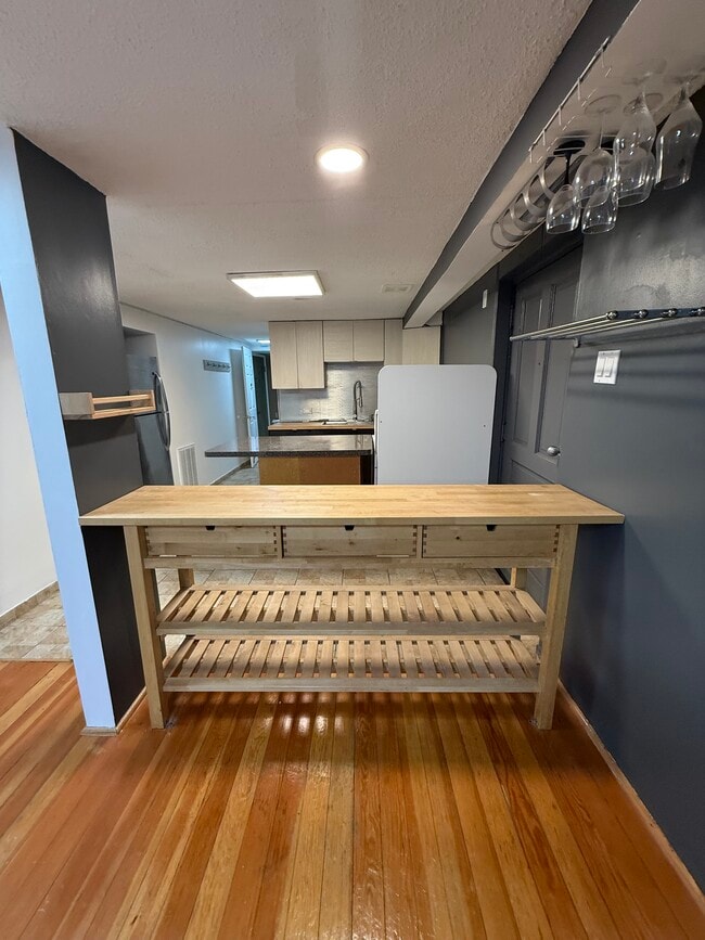 Foto del edificio - 3318 W Pierce Ave