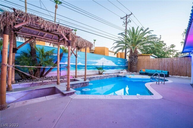 Building Photo - 1661 Sombrero Dr