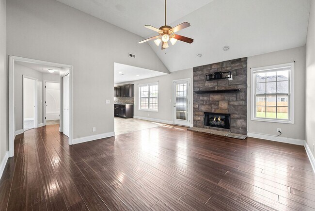 Foto del edificio - Pet Friendly Four Bedroom with Basement!