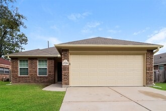 Building Photo - 17239 Glen Oaks Dr