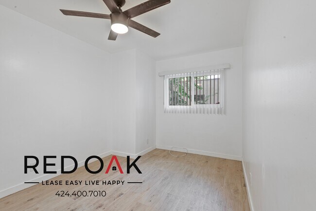 Foto del edificio - Charming Two Bedroom Walk-Up with Open Con...