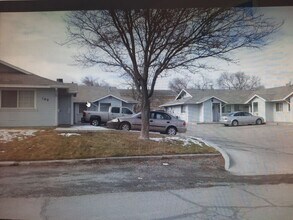 Building Photo - 160 Curry Dr
