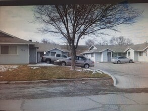 Building Photo - 160 Curry Dr