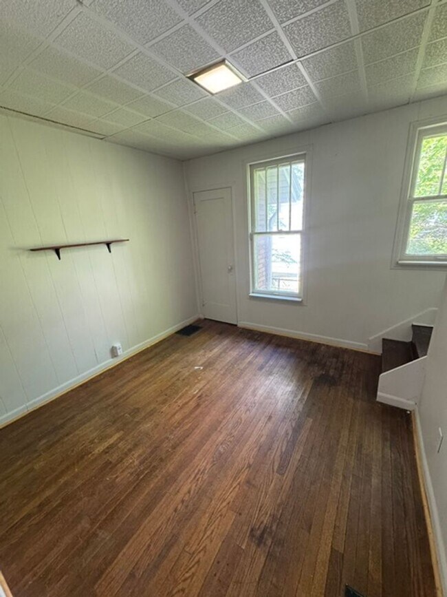 Foto del edificio - 4205 Hoagland Ave