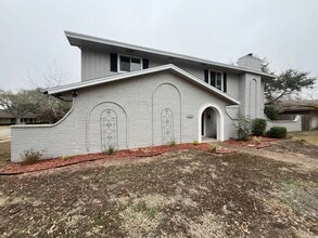 Building Photo - 6402 Clearlake Cir