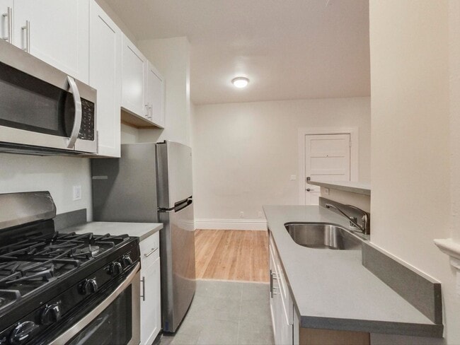 Building Photo - Recently Renovated Polk Gulch 1BR!