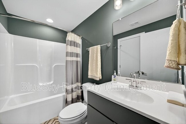 Building Photo - 1225 Old Trail Dr