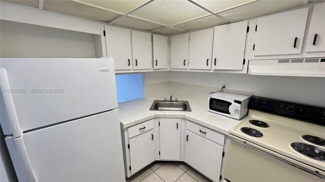 Building Photo - 4550 NW 9th St