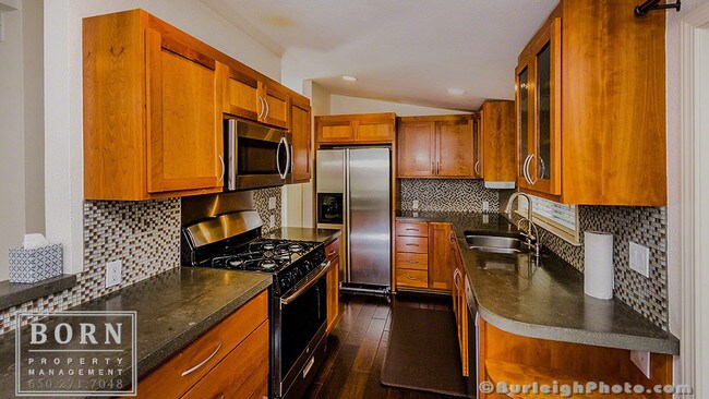 Building Photo - 2763 San Carlos Ave