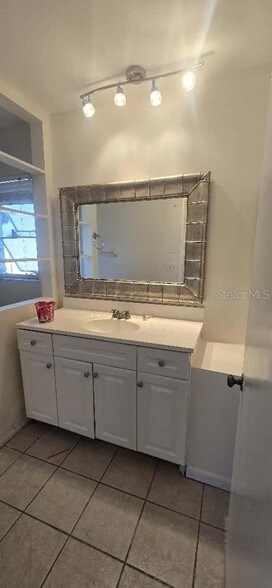 Building Photo - 1775 Loralin Dr