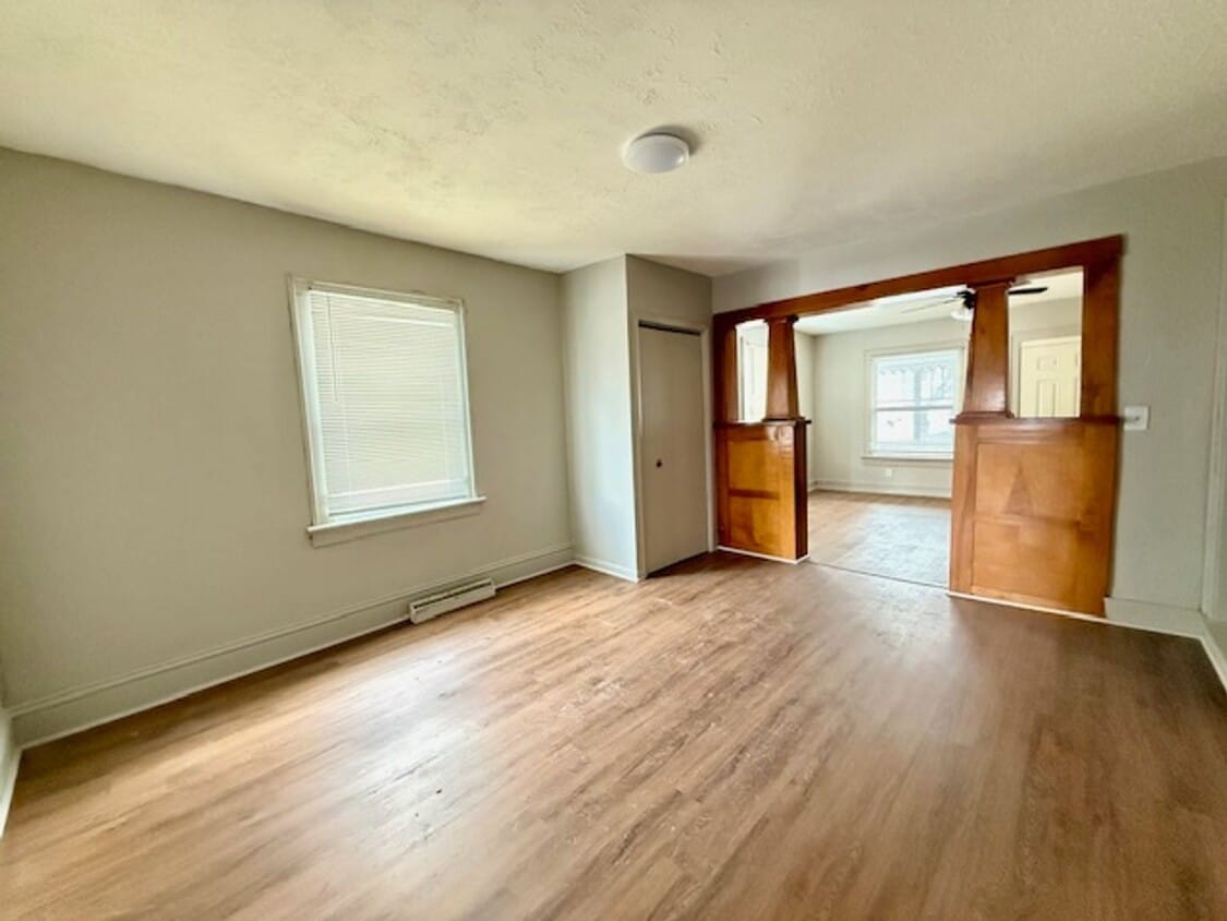 Foto del edificio - ASHLAND - Spacious 3 Bedroom Available!