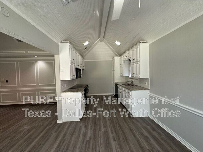 Foto del edificio - 7729 Red Oak St