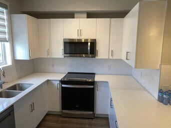 Building Photo - 301 Redstone Blvd NE
