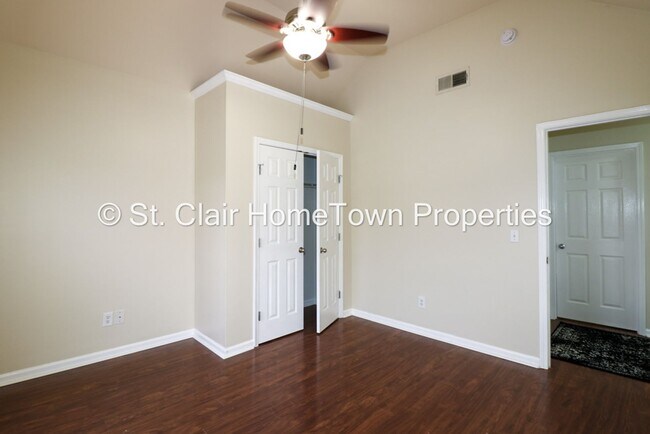 Foto del edificio - 315 Fox Run Ln