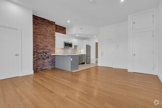Building Photo - 389 Beacon St