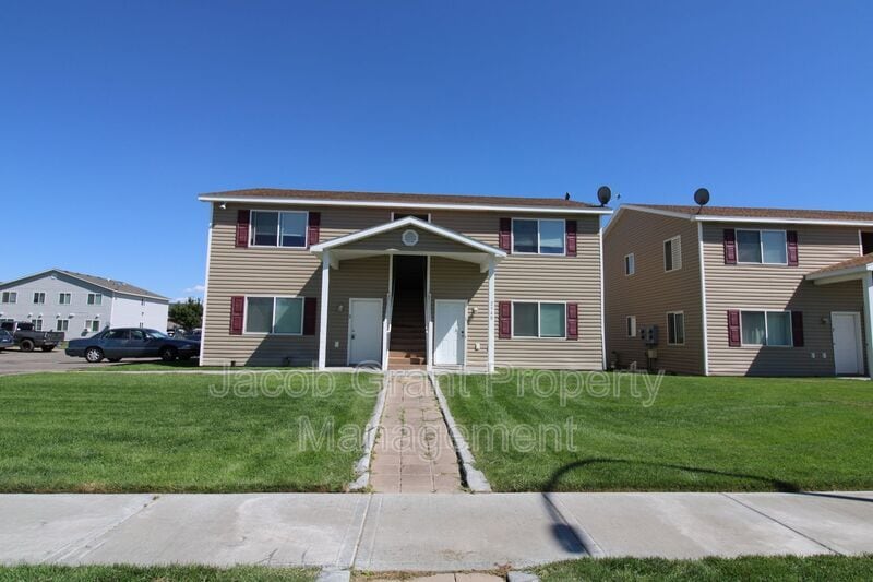 2540 Pumice Dr Unit 2, Idaho Falls, ID 83401 Condo for Rent in Idaho