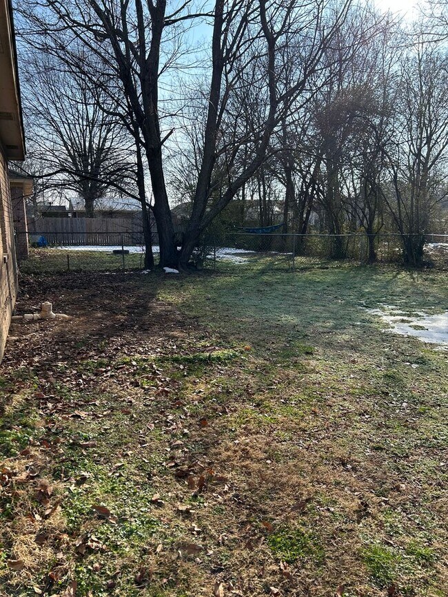 Foto del edificio - 904 E 5th St