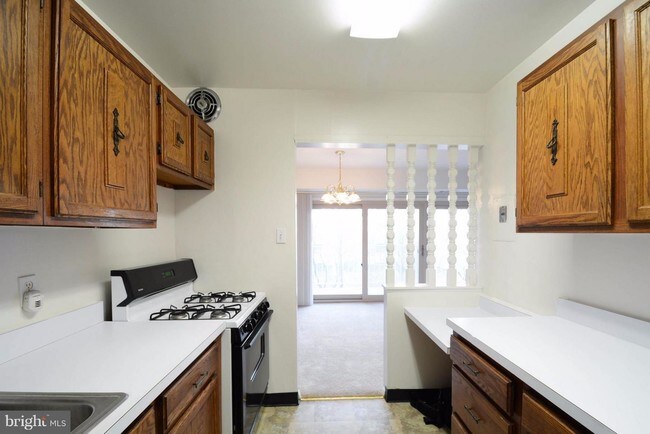 Foto del edificio - 5250 Valley Forge Dr