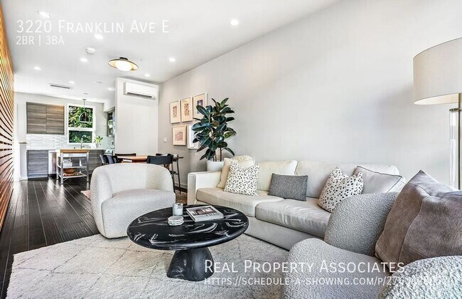 Foto del edificio - 3220 Franklin Ave E