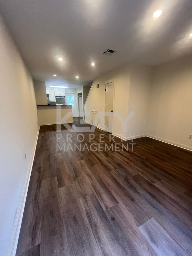 Primary Photo - 2 Bedroom Townhouse in Lafayette!