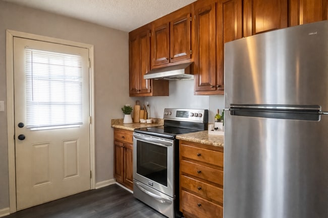 Building Photo - 1080 Maple Cir