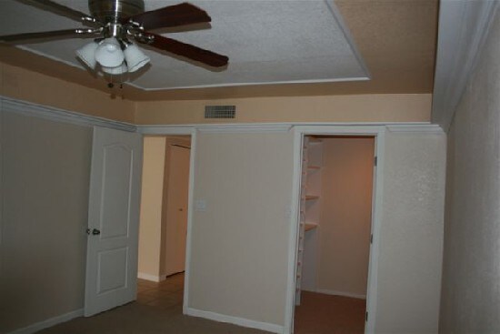 Building Photo - 925 N College Ave