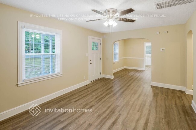 Foto del edificio - 7839 Chapman St