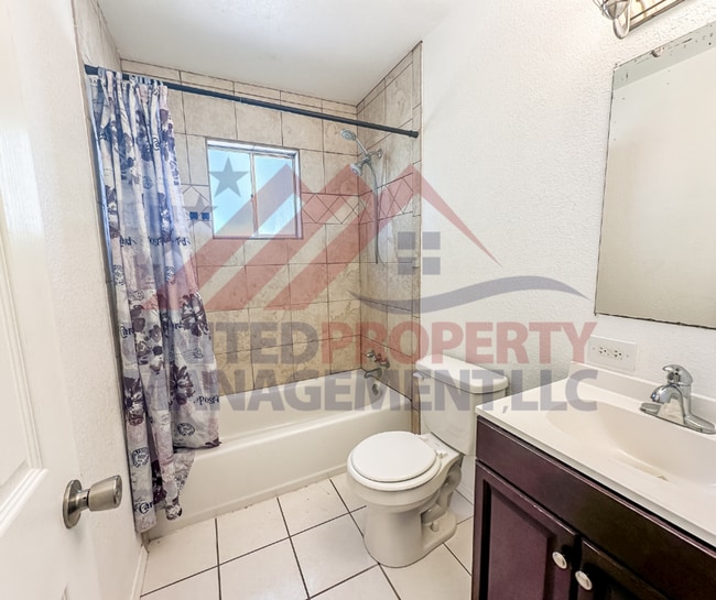 Building Photo - 3 bedroom 2 bathroom house for rent Carlsbad NM