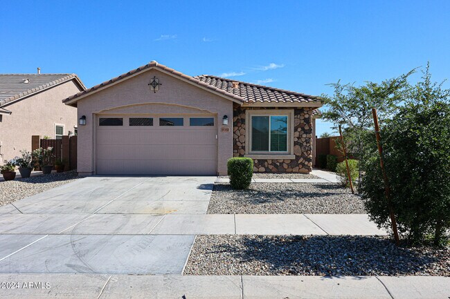 Foto del edificio - 16382 W Questa Dr