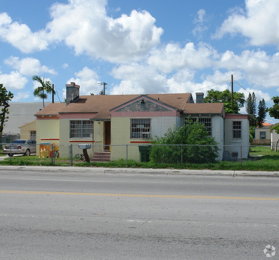 Building Photo - 7450 N Miami Ave