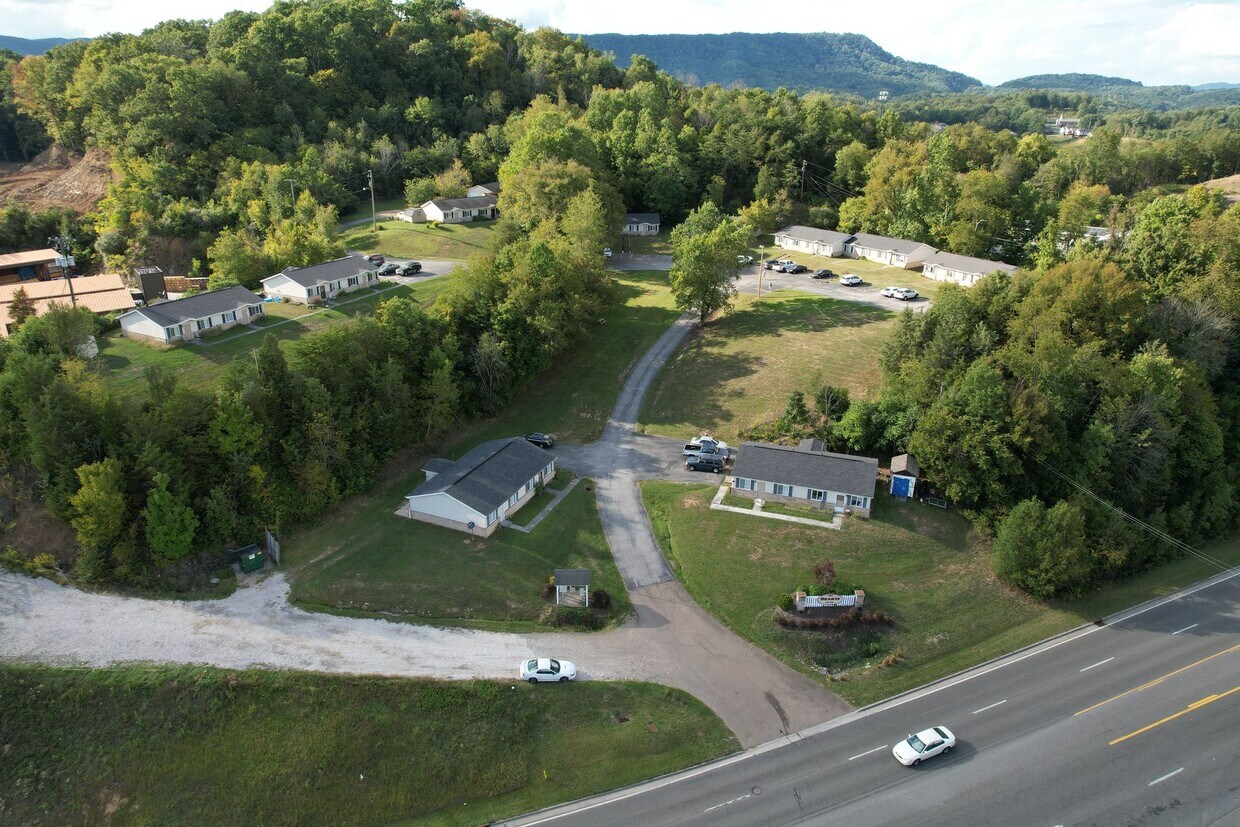Foto principal - One-Level Living in a tree lined community