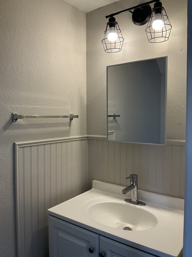 Building Photo - 922 Plumas St