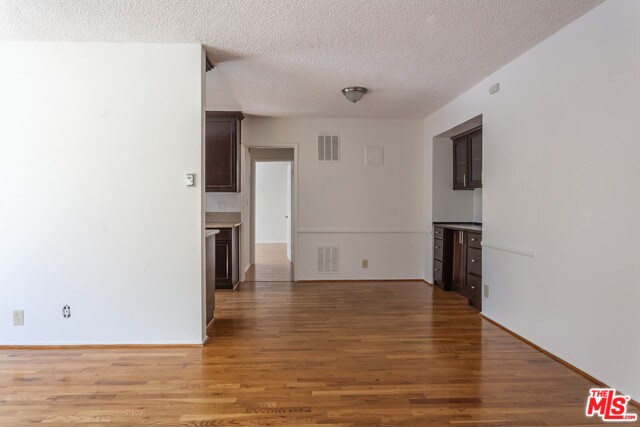 Building Photo - 1043 curson