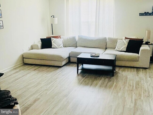 Foto del edificio - 4935 Laurel Valley Ln