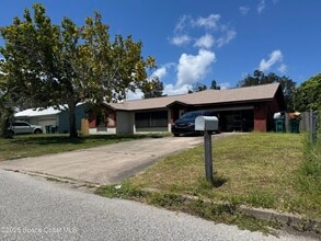 Building Photo - 496 Poinciana Dr
