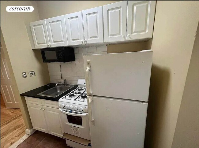 Foto del edificio - 233 E 12th St