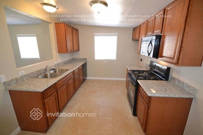 Foto del edificio - 1058 N Glendora Ave