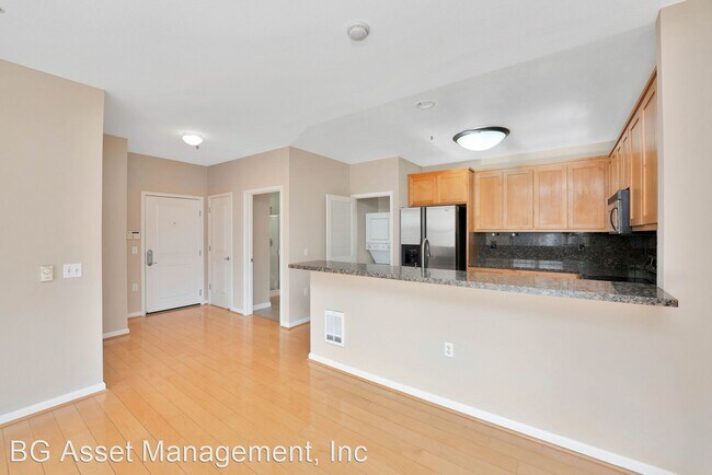 Building Photo - 2 br, 2 bath Condo - 655 12th Street Unit 323