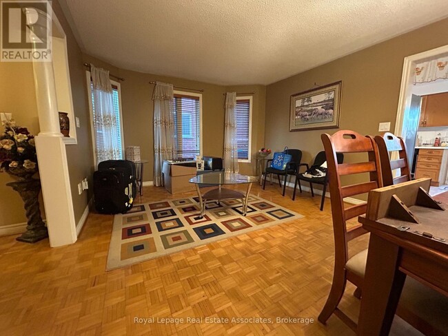 Building Photo - 122 Pressed Brick Dr