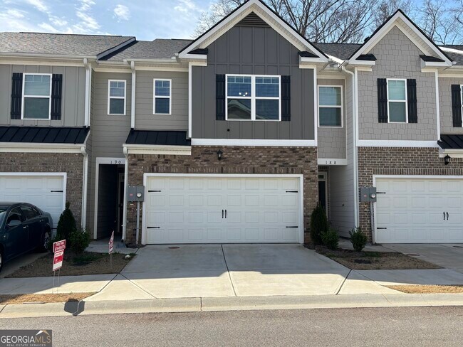 Building Photo - 190 Hampton Cir